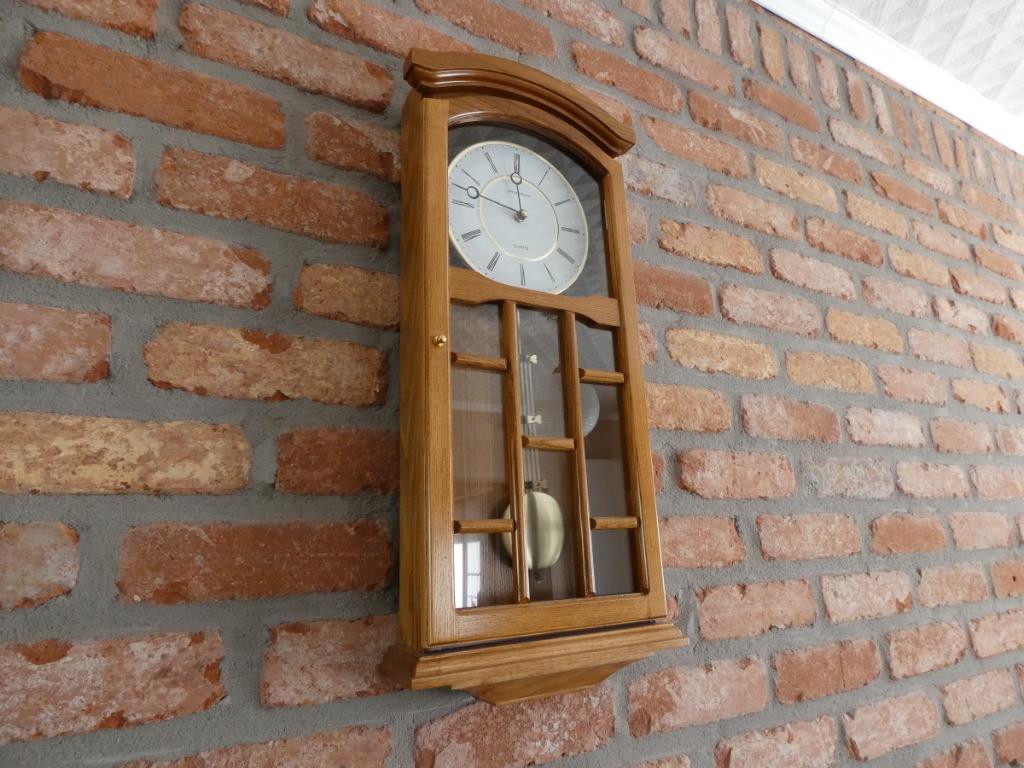 Horloge / Pendule en bois avec balancier., Enlèvement ou Envoi, Neuf, Analogique, Horloge murale