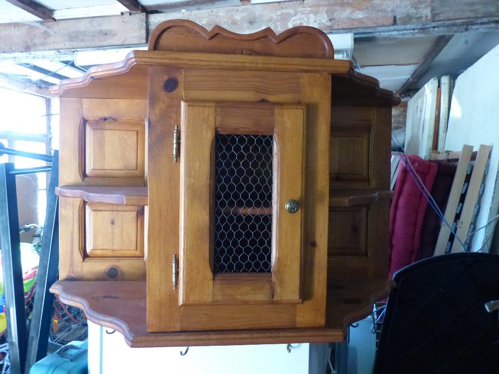 Meuble à suspendre, Enlèvement, Utilisé, Pin