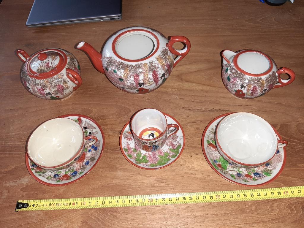 Service a thé en porcelaine avec décors japonisant, Enlèvement