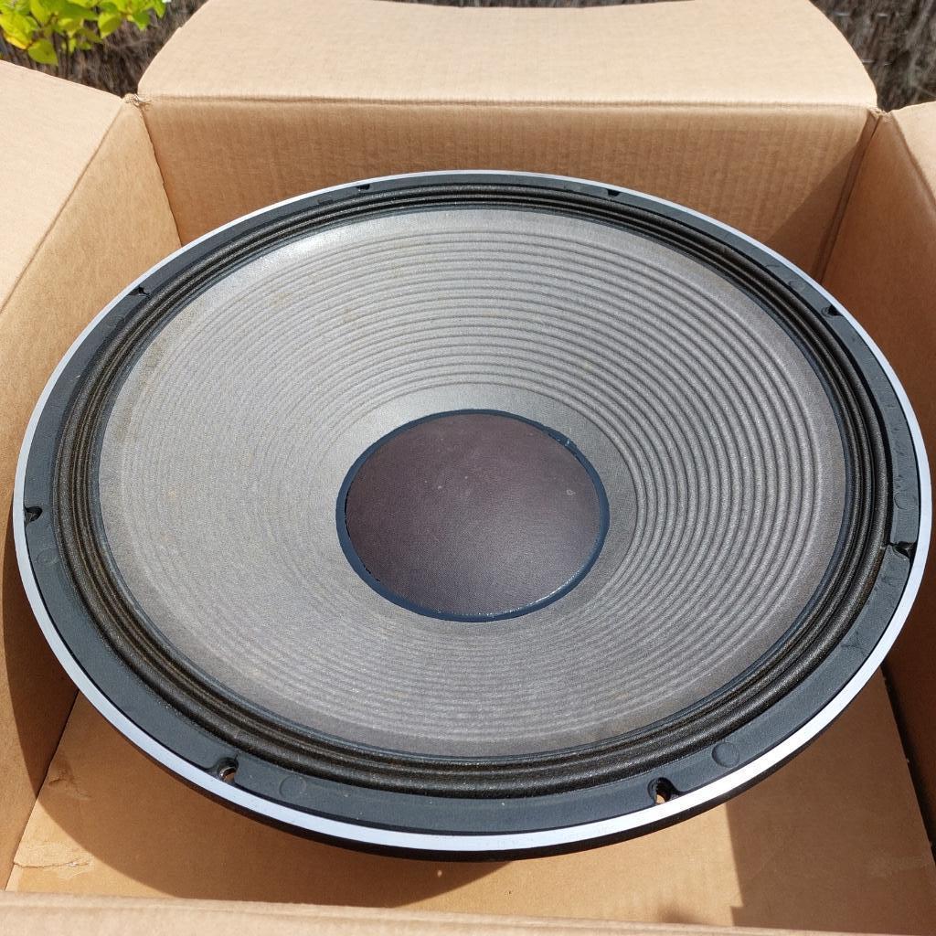 JBL 2241G 2241 G subwoofer - z.g.a.n., Ophalen, Zo goed als nieuw, 120 watt of meer, Subwoofer