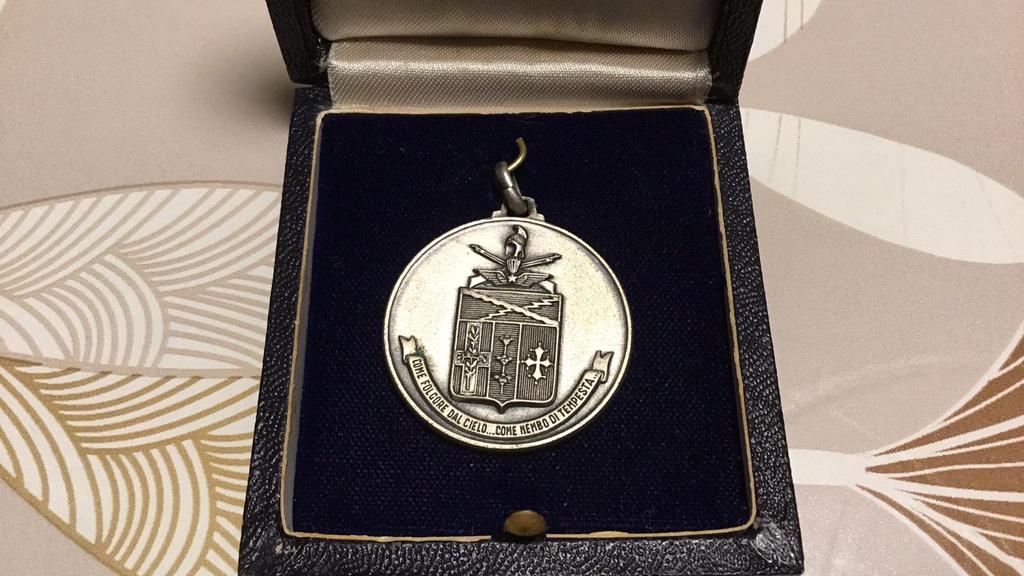 Médaille de l'école militaire de paracadutisme, Collections, Envoi