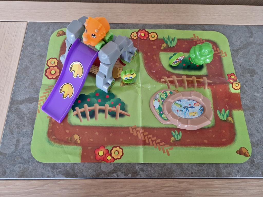 Dino autootje met glijbaantje