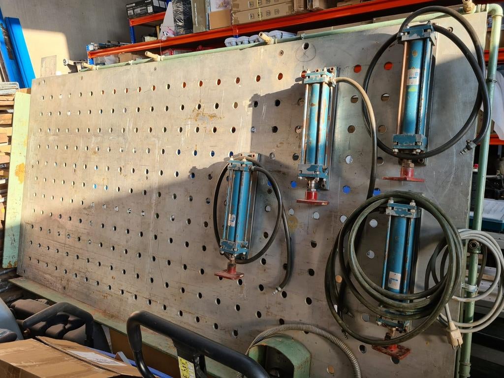 Lijmpers ramenpers opsluitbank lijmtafel pneumatisch, Ophalen