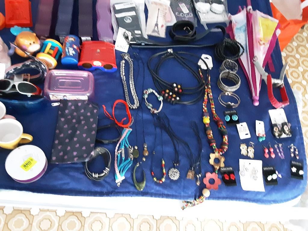 Lot de plus de 130 objets pour revendeurs ou brocante, Diversen, Rommelmarktspullen, Ophalen, Zo goed als nieuw