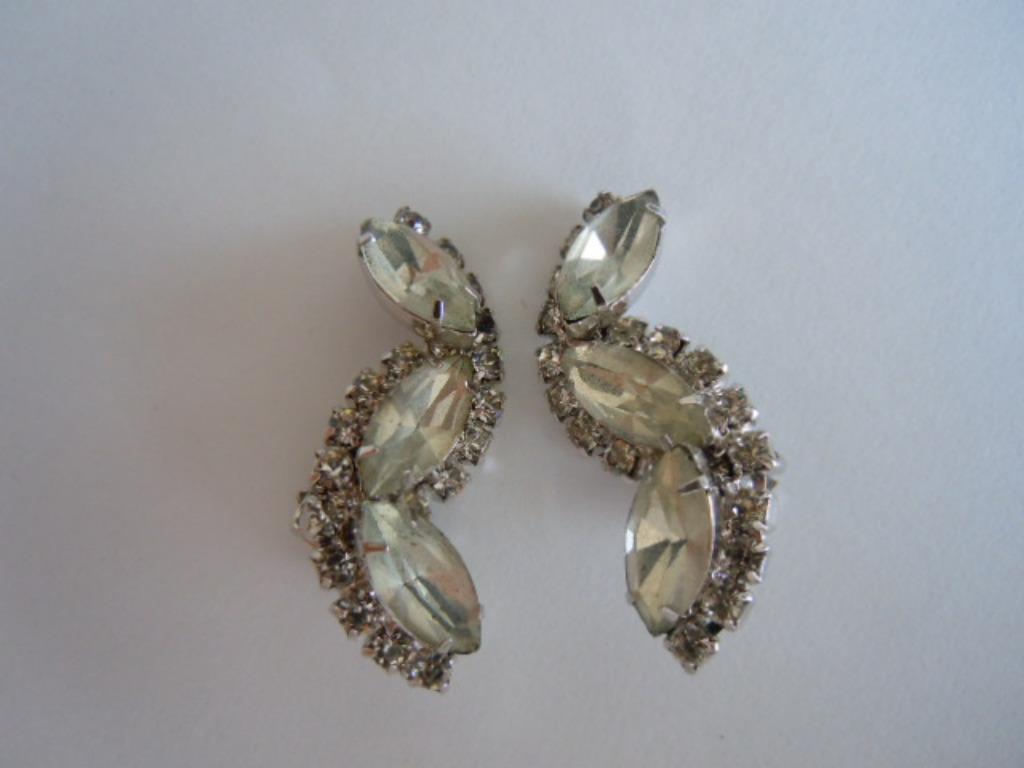Vintage oorbellen strass en gefacetteerde kralen - clip, Overige materialen, Ophalen of Verzenden, Zo goed als nieuw, Zilver