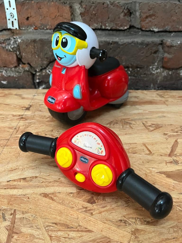 Chicco - Vespa téléguidée, Ophalen