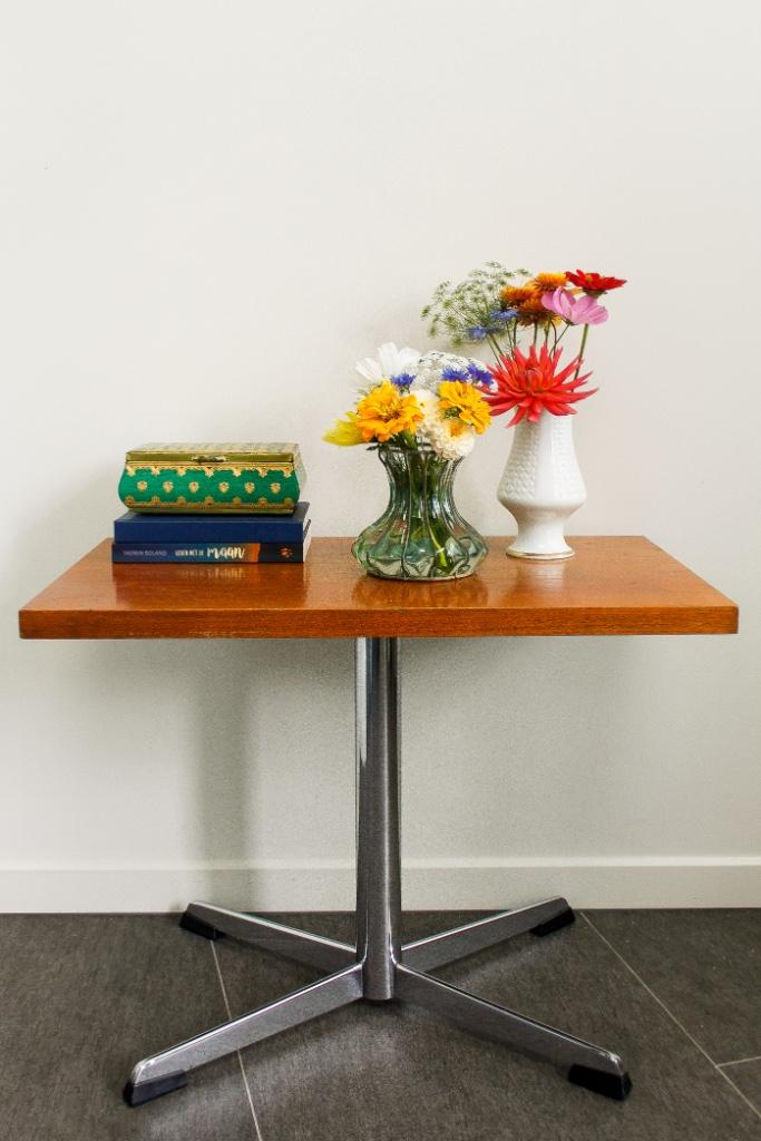 jaren '60 bijzettafel, Huis en Inrichting, Gebruikt, 55 tot 75 cm, Rechthoekig, Hout