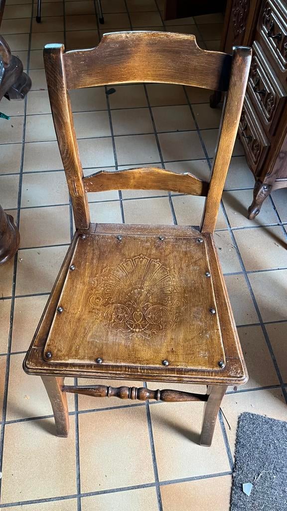 Chaise d’époque art nouveau, Ophalen