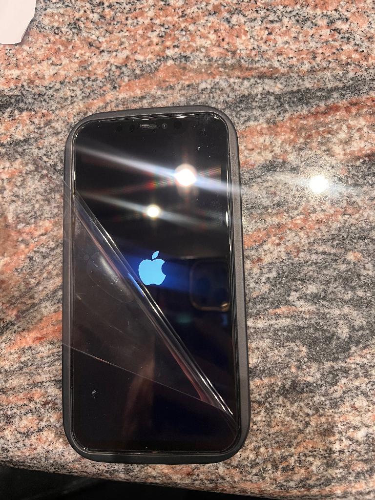 iPhone 11, 83 %, Enlèvement, 64 GB, Sans abonnement