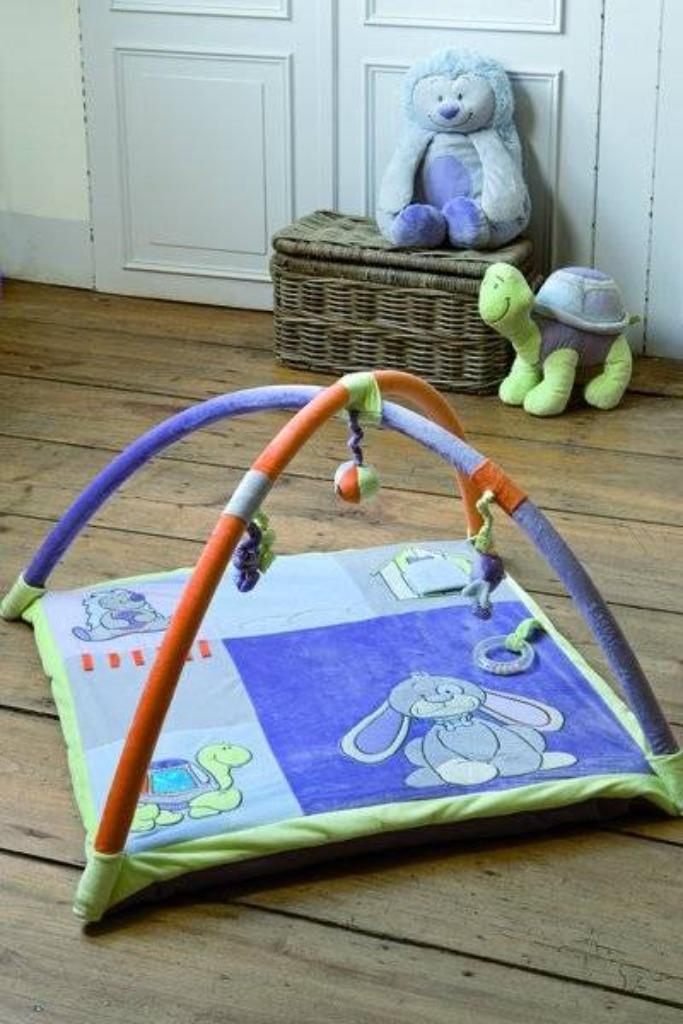 activiteitenmat Noukies - Arthure et Merlin, Kinderen en Baby's, Ophalen, Zo goed als nieuw, Babygym, Met geluid