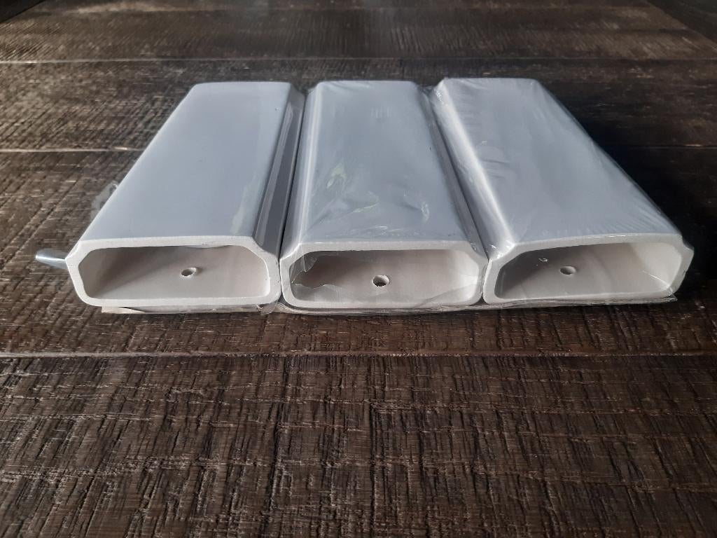 3 luchtbevochtigers = radiator waterbakjes, Ophalen, Zo goed als nieuw