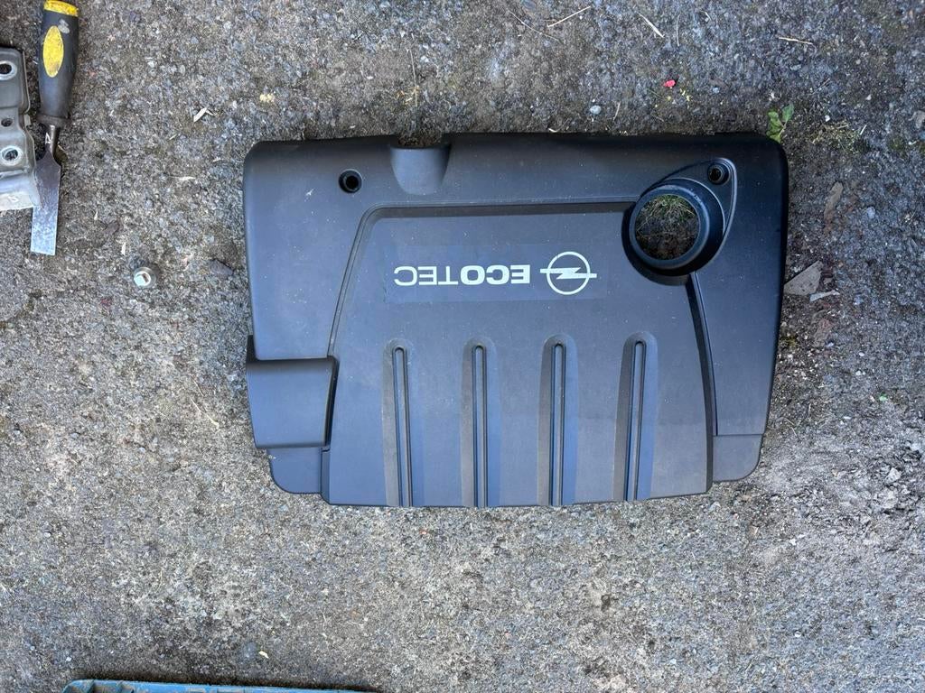 Cache moteur Opel Zafira b 1900 cdti 2007, Opel