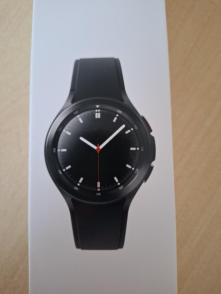 Samsung Galaxy Watch4 Classic NIEUW, Ophalen, Galaxy watch 4 classic, Zwart, Nieuw