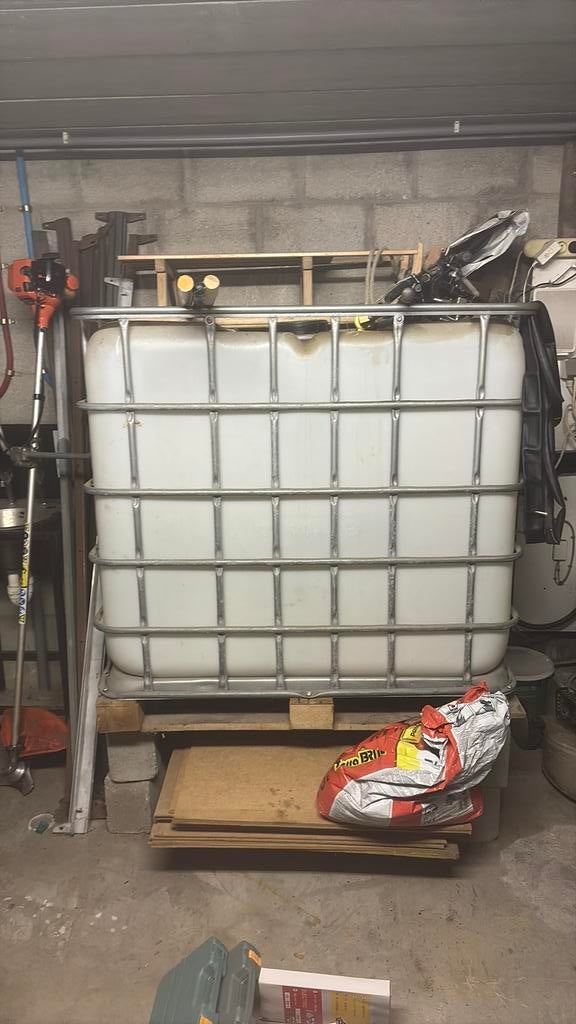 Waterton 1000 liter, Ophalen, Kunststof, Gebruikt, Met kraantje