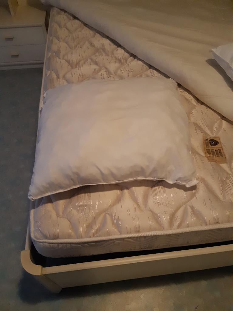1 hoofdkussens, Maison & Meubles, Chambre à coucher | Lits boxsprings, Enlèvement ou Envoi, Blanc, 190 cm ou moins, 70 cm ou moins