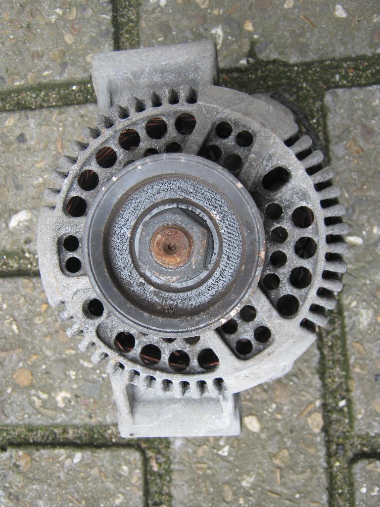 Dynamo Ford Mondeo 1.8 tdci 2.0tdci 2003, Ophalen of Verzenden, Gebruikt, Ford