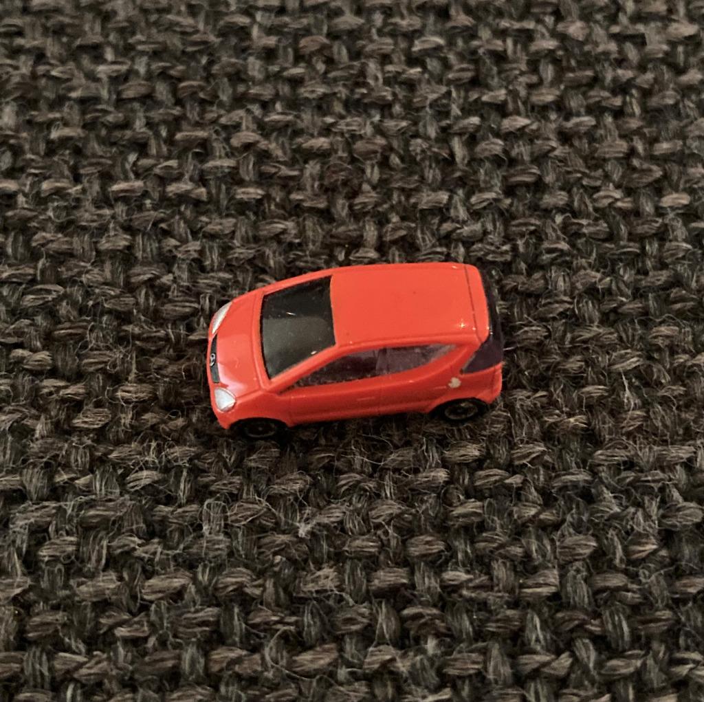 PIN - MERCEDES - 3D PIN, Verzamelen, Speldjes, Pins en Buttons, Verzenden, Gebruikt, Transport, Speldje of Pin
