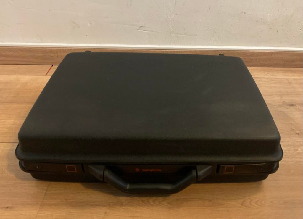 Samsonite hardcase met 2sleutels, nooit buiten gebruikt, Ophalen of Verzenden, Zo goed als nieuw