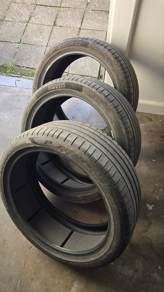 3 banden Pirelli P ZERO 255/40 R21 102V, Auto-onderdelen, Alfa Romeo