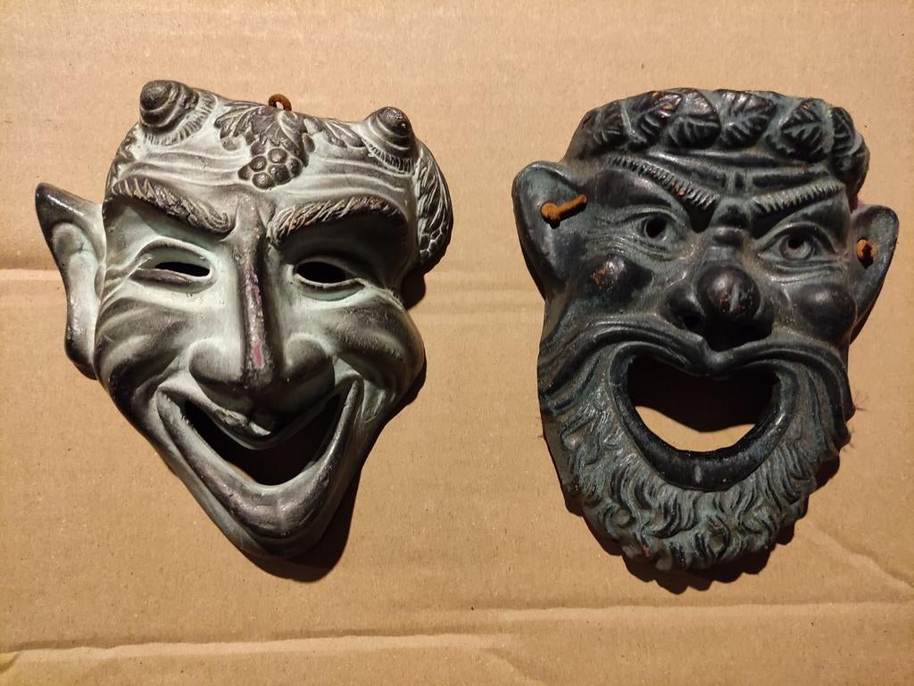 2 gebakken maskers, Antiek en Kunst, Antiek | Keramiek en Aardewerk, Ophalen of Verzenden