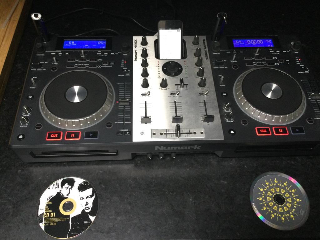 NUMARK  controleur double USB/PC/CD/MP3/iPOD, TV, Hi-fi & Vidéo, Appareils professionnels, Audio, Enlèvement ou Envoi
