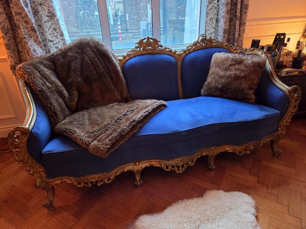 Fauteuil style Louis XV, Enlèvement