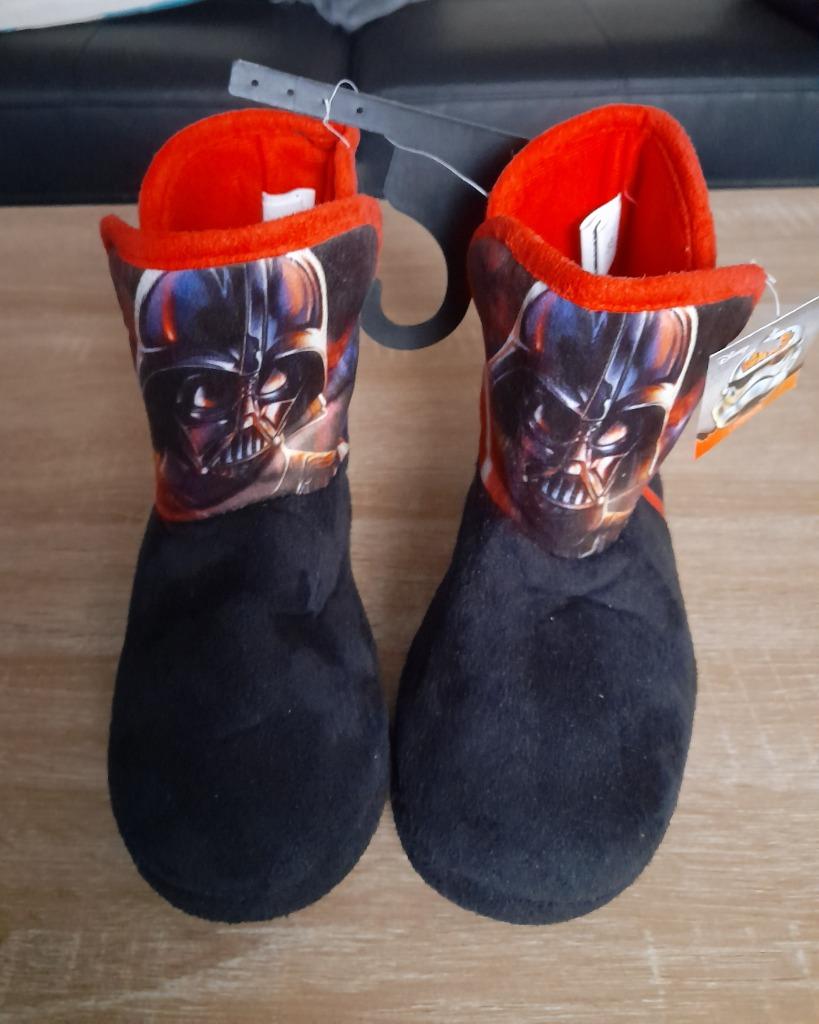 Pantoufles Star Wars pointure 33 neuves, Neuf, Garçon, Enlèvement ou Envoi, Star Wars