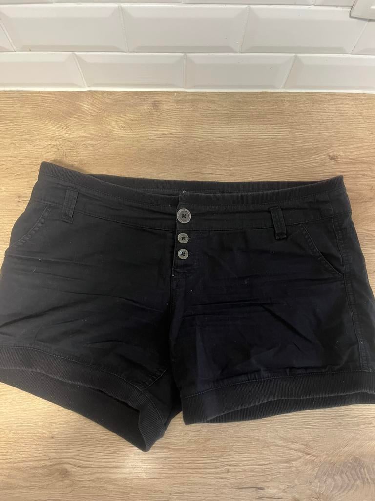 Zwarte short, Maat 38/40 (M), Kort, Zwart, Ophalen of Verzenden