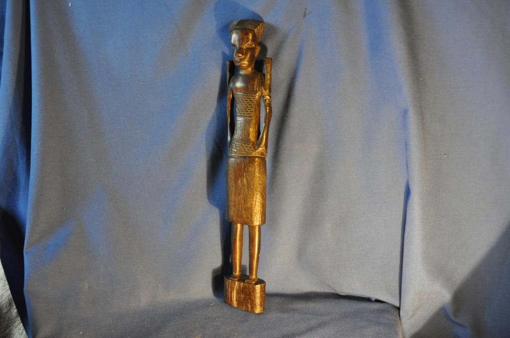 figurine africaine sur socle, Enlèvement ou Envoi