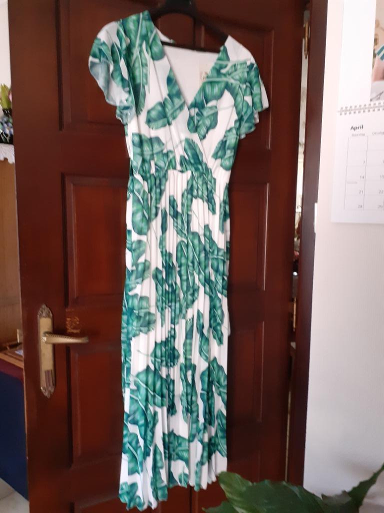 robe longue (nouvelle), Taille 38/40 (M), Enlèvement ou Envoi, Blanc, Sous le genou