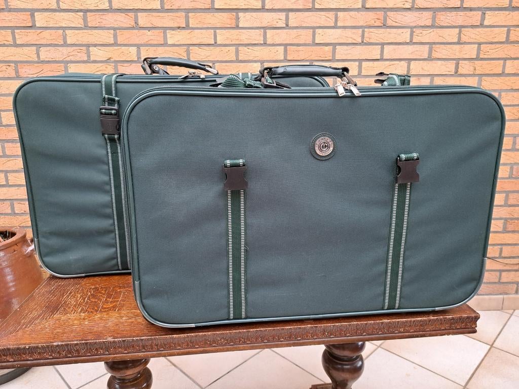 À vendre : 2 étuis de voyage assortis et un chariot gratuit, Enlèvement