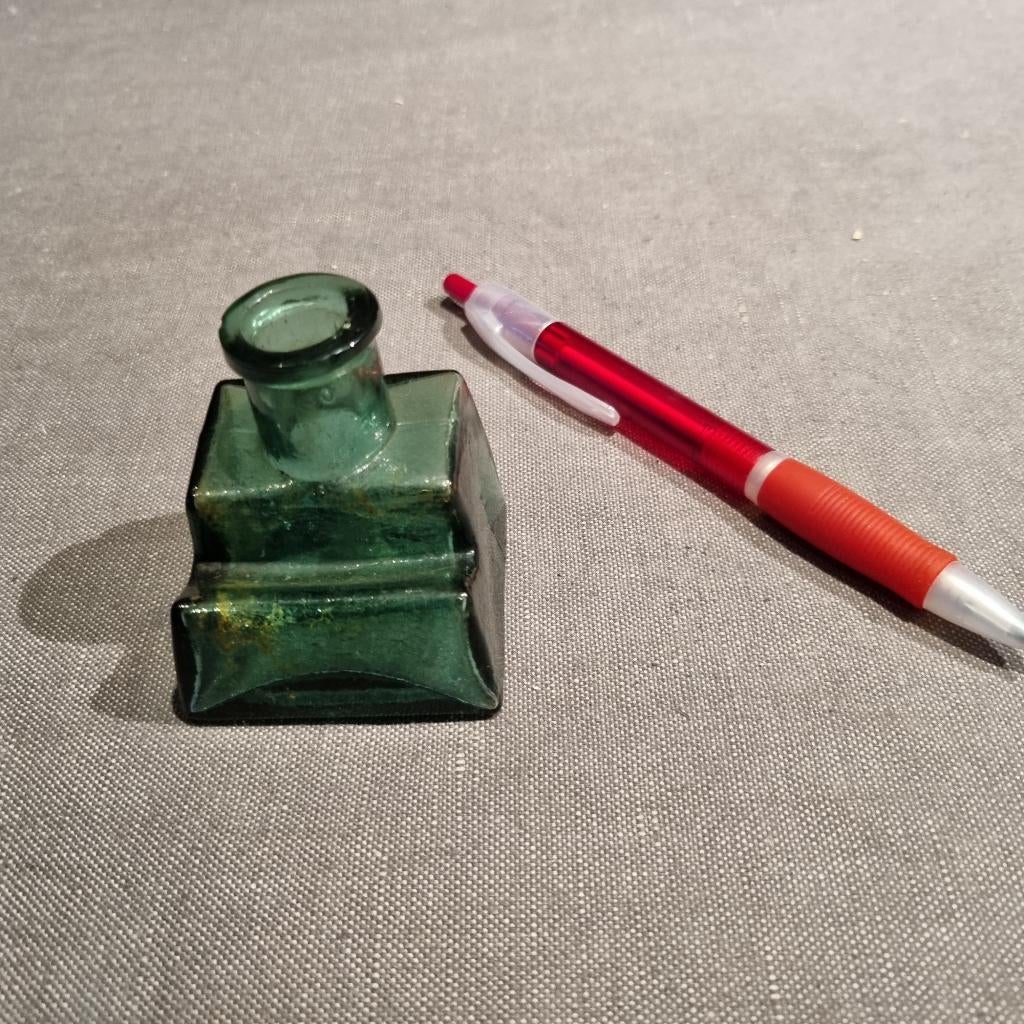 Oud inktpotje van groen glas, Antiek en Kunst, Ophalen of Verzenden