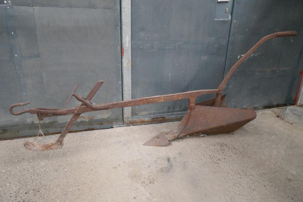 Oud landbouwwerktuig, Ophalen