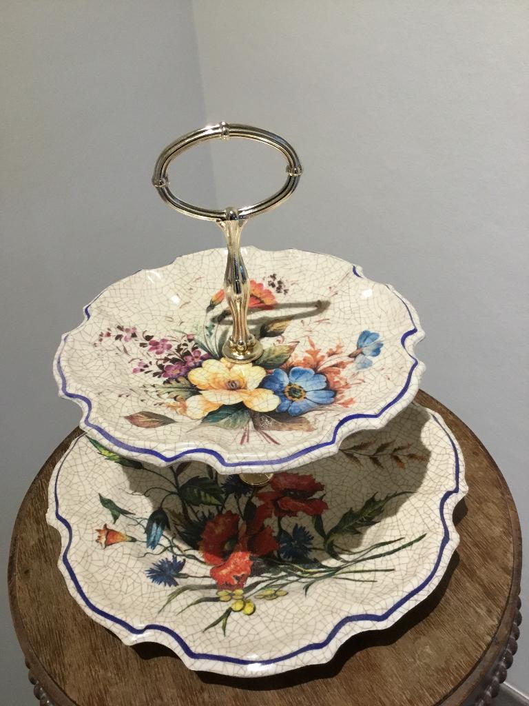 Etagère, Ophalen, Nieuw