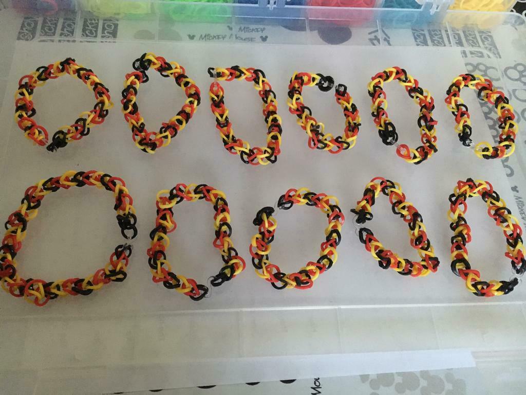 WK mooie voetbal loombandjes : Small-Medium-Large-Kinderen, Ophalen of Verzenden, Nieuw, Overige typen