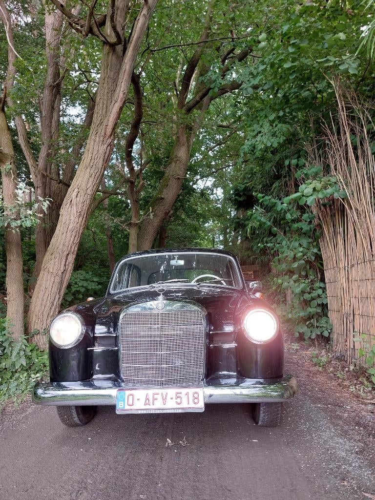 oldtimer mercedes ponton ''bolhoed'', Auto's, Overige modellen, Zwart, Leder, Handgeschakeld