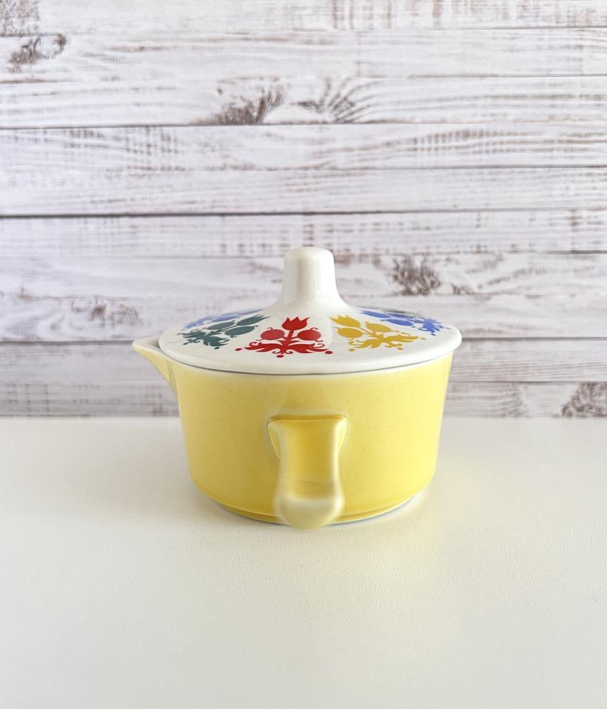 Chauffe-beurre jaune pastel couvercle fleuri Villeroy & Boch, Antiquités & Art, Enlèvement ou Envoi