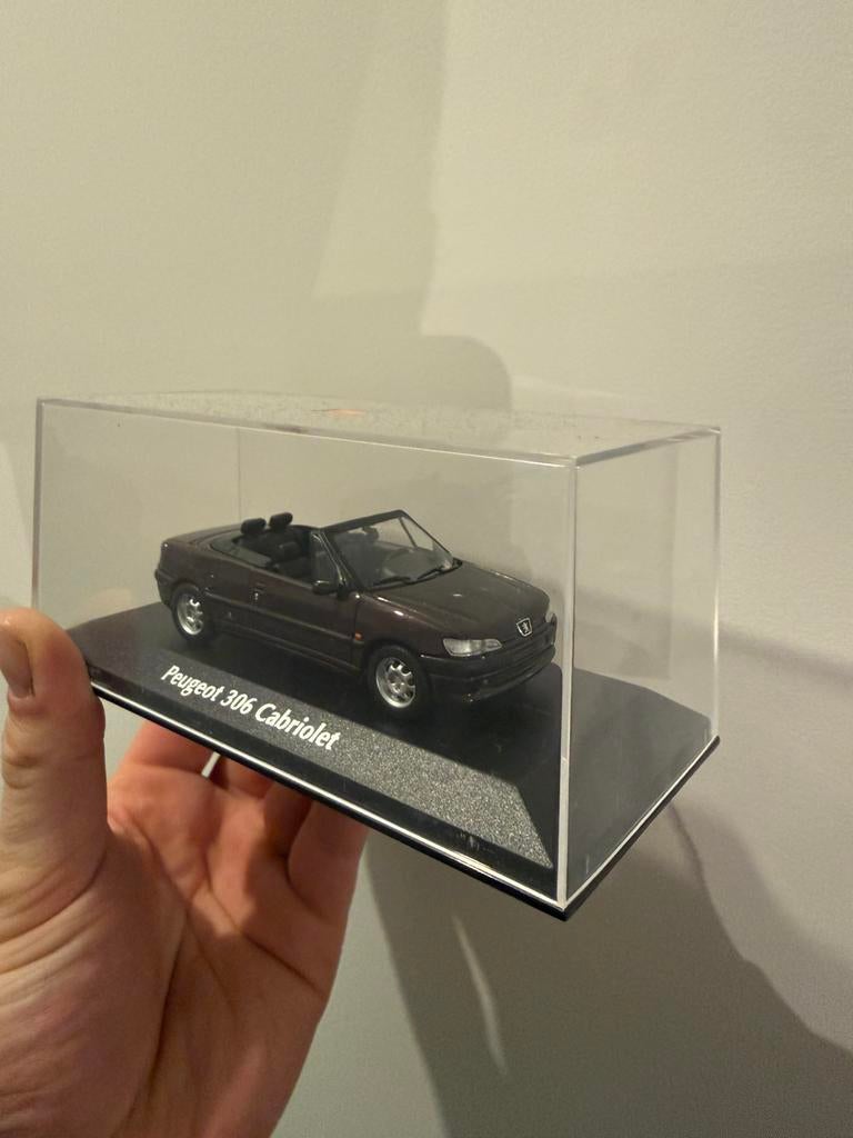 Peugeot 306 cabrio paars 1/43, Enlèvement, Comme neuf