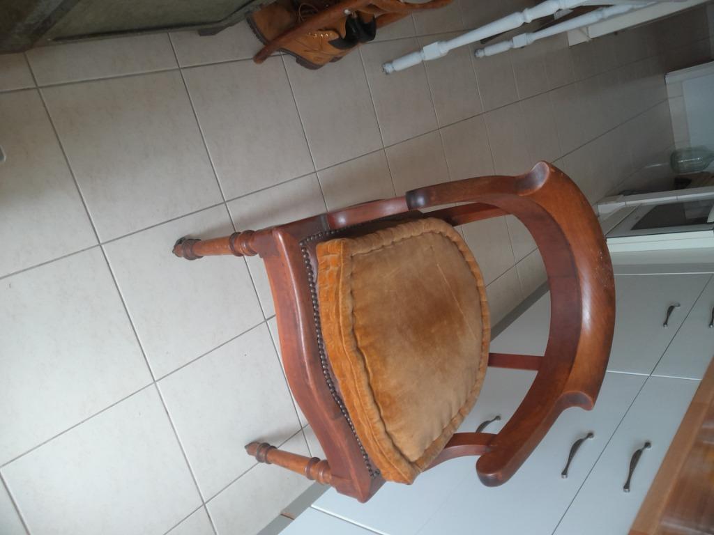 Chaise bureau empire, Enlèvement