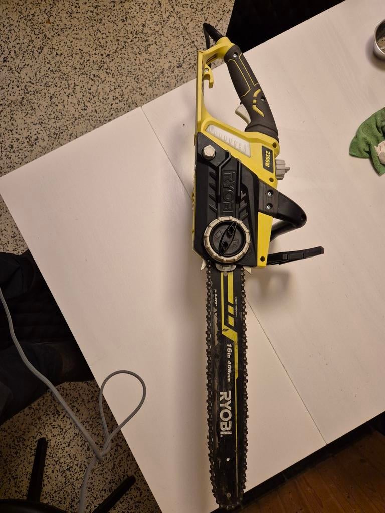 Tronçonneuse Ryobi 2300 W