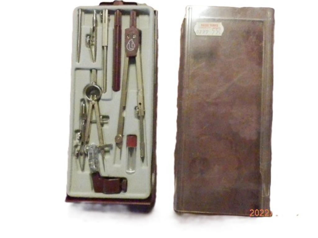 (34) -Ancienne boîte de compas - 10 pièces, Enlèvement ou Envoi, Comme neuf