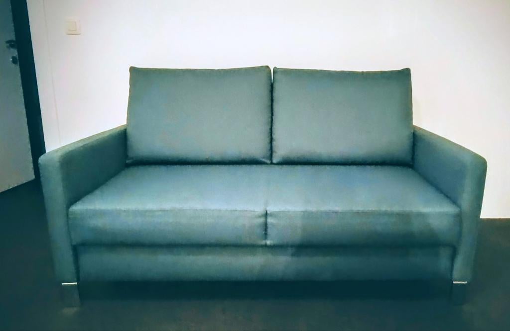 Canapé-lit 140x200 cm. 650€. 1 an. Acheté chez Pallen., Neuf, 140 cm, 200 cm, Deux personnes