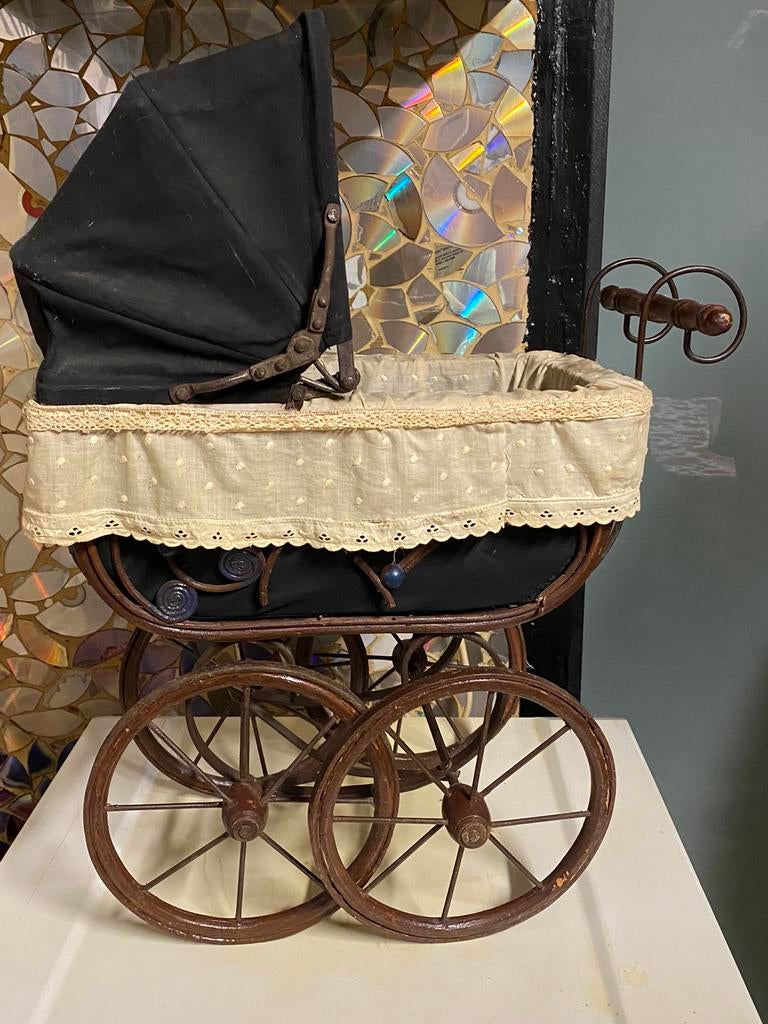 Kinderwagen poppen met werk aan, Verzamelen, Poppen, Gebruikt, Accessoires, Ophalen