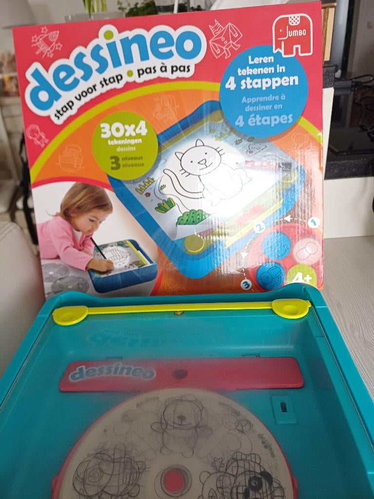 Tekenprojector Dessineo, Kinderen en Baby's, Speelgoed | Educatief en Creatief, Ophalen of Verzenden, Gebruikt, Knutselen, Met licht
