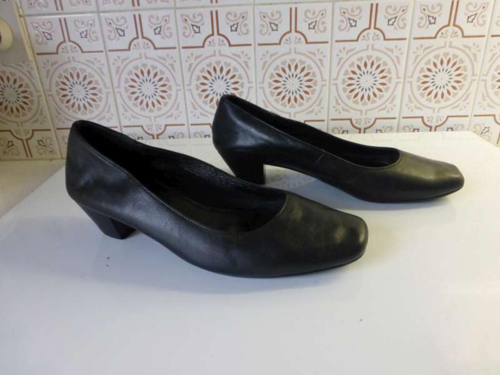 Damespumps - zwart - Maat 5 1/2 H of 38 1/2 H, Pumps, Zwart, Ophalen of Verzenden, Gedragen