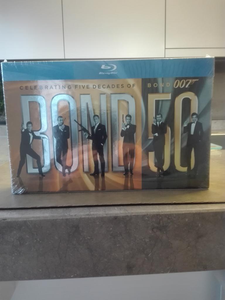 JAMES BOND 50th. anniversary collection deluxe blu ray box, Cd's en Dvd's, Ophalen, Nieuw in verpakking