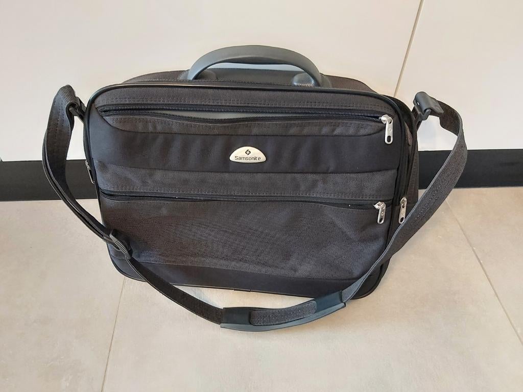 Samsonite zwarte computertas, Ophalen of Verzenden, 17 inch of meer, Zo goed als nieuw, Schoudertas