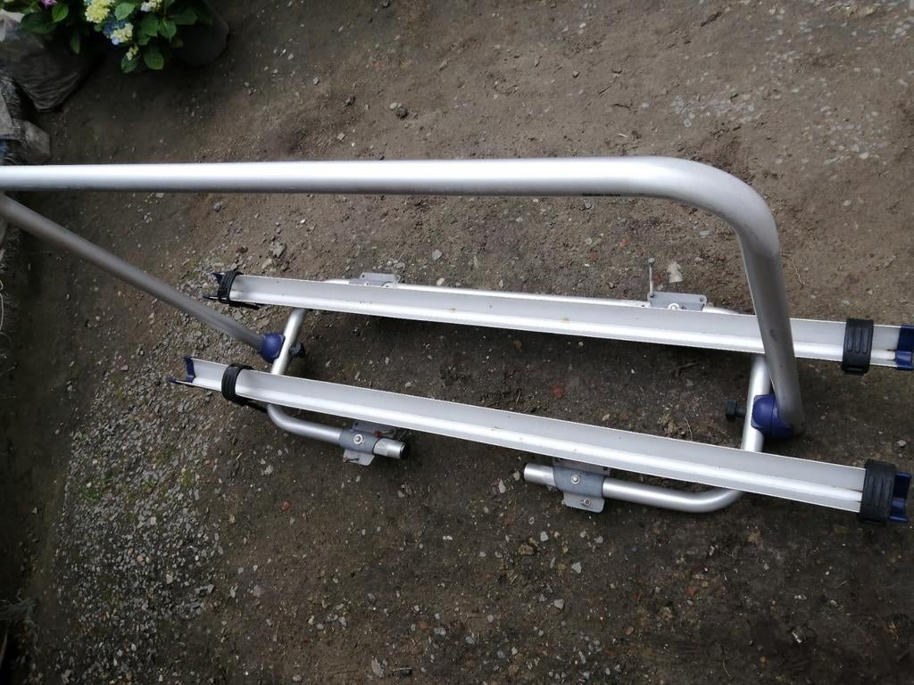 Fietsenrek voor caravan en camper goed onderhouden, Ophalen