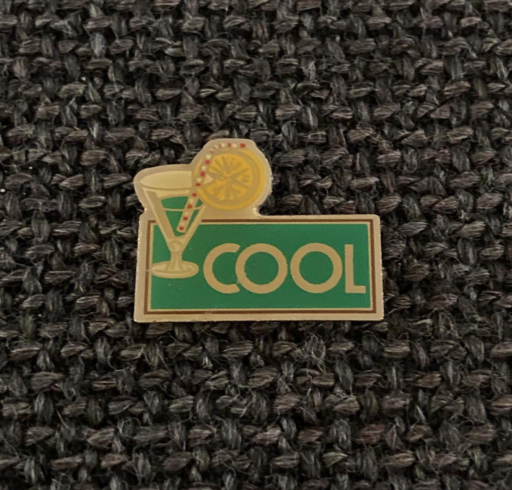 PIN - COOL - BOISSON - APERITIEF - APERITIF, Envoi, Utilisé, Autres sujets/thèmes, Insigne ou Pin's