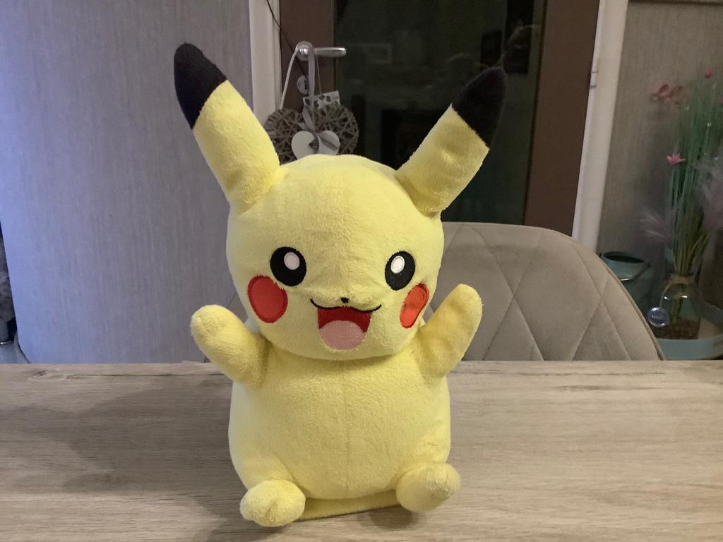 Personnage en peluche Pokemon Pikachu (sonore) (27 cm), Enlèvement ou Envoi, Utilisé, Autres types